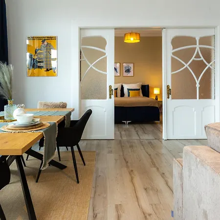 Soulscape - Edler Sanierter Altbau-wohnraum Zentrumsnah Gratis Wifi Apartmán