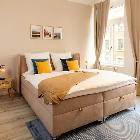 Soulscape - Edler Sanierter Altbau-wohnraum Zentrumsnah Gratis Wifi Апартаменты Цвиккау